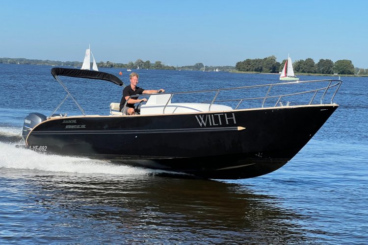 Center Console Blackfish Crossover 900