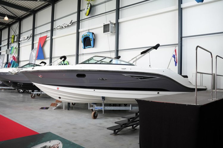 Sea Ray 250 SLX