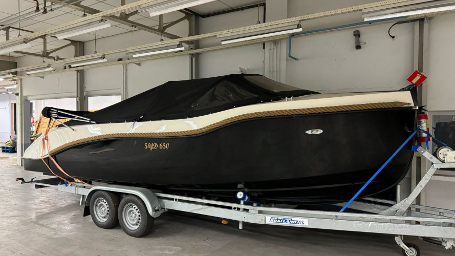 Oud Huijzer 700 Tender