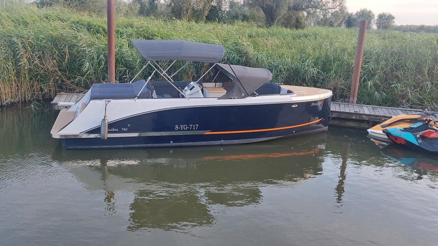 Maxima Boats 740 met Honda 150 pk zeer jong gebruikt!