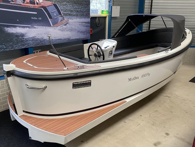 Maxima Boats 650 Flying Lounge Uit Voorraad Leverbaar