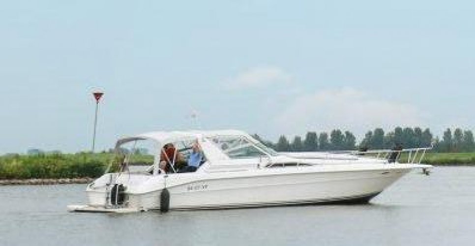 Sea Ray 400 Express Cruiser