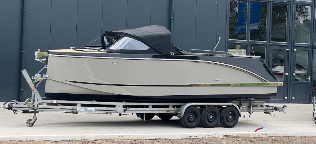 Maxima 740 Tender