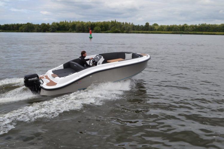 Corsiva 605 Tender