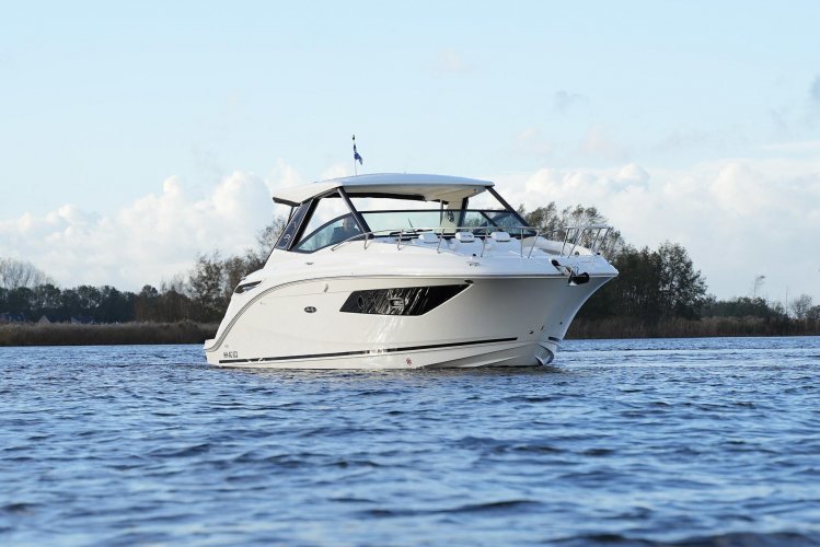 Sea Ray 320 Sundancer