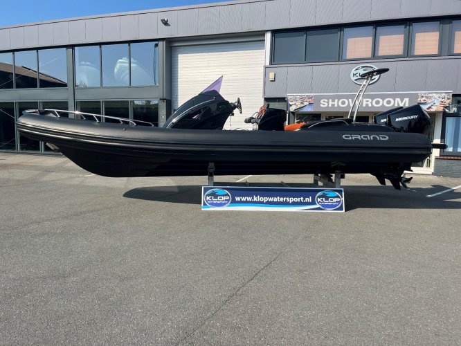 Grand Ribs Grand G850L zwart met 2 x Mercury 200 pk V6 DEMO-AANBIEDING!