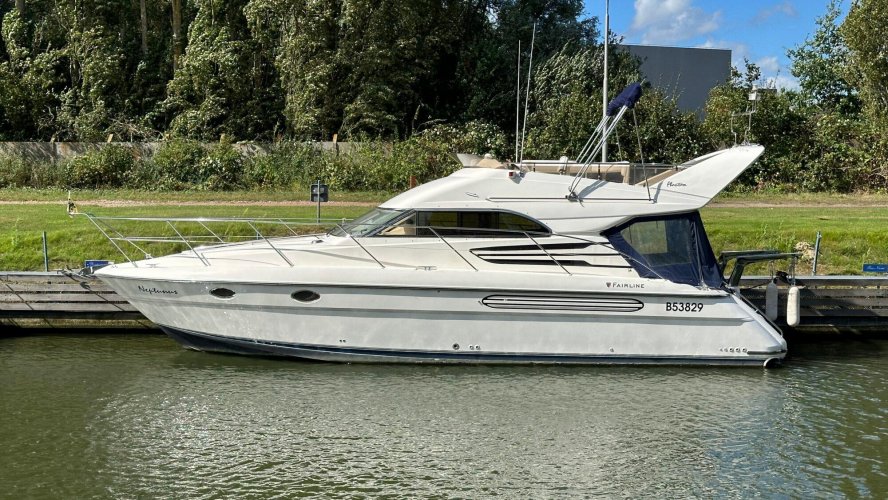 Fairline Phantom 40 Flybridge