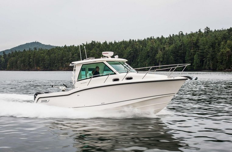 Boston Whaler 325 Conquest Pilothouse