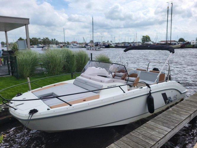 Beneteau Flyer 7 SUNdeck