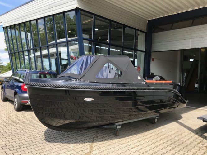 Oud Huijzer 580 Tender